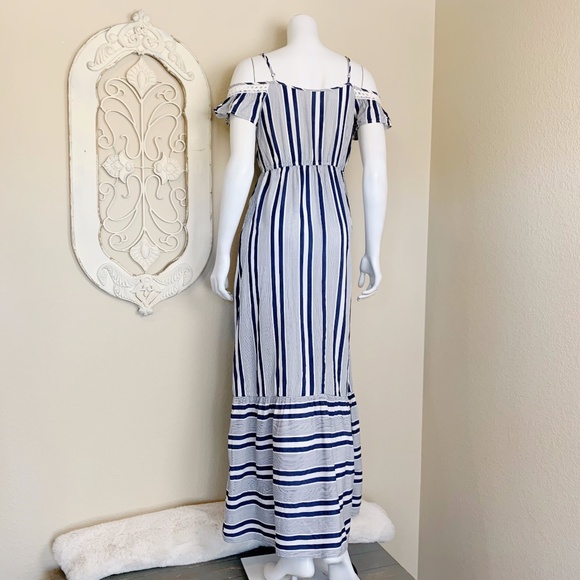❌SOLD❌ Pink blush | Blue and White Striped Maxi Dress | Size: S - Picture 6 of 9